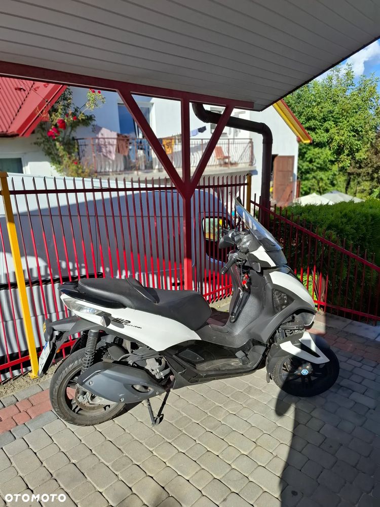 Piaggio MP-3 - 2