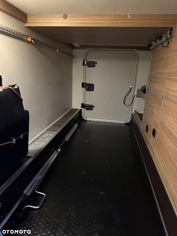 KNAUS LIVE i 700 - 39
