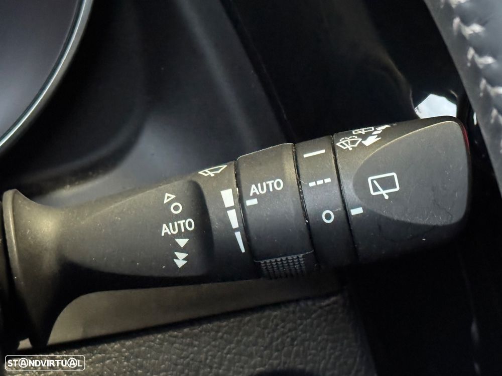 Toyota Auris Touring Sports 1.8 HSD Exclusive - 16