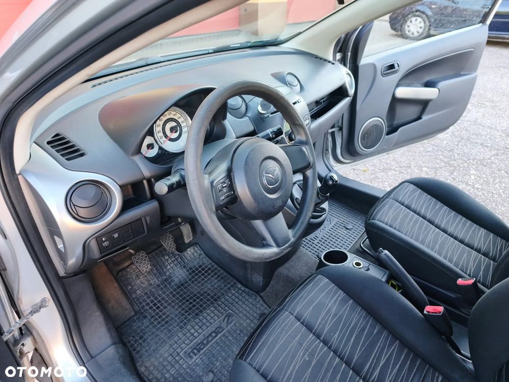 Mazda 2 - 12