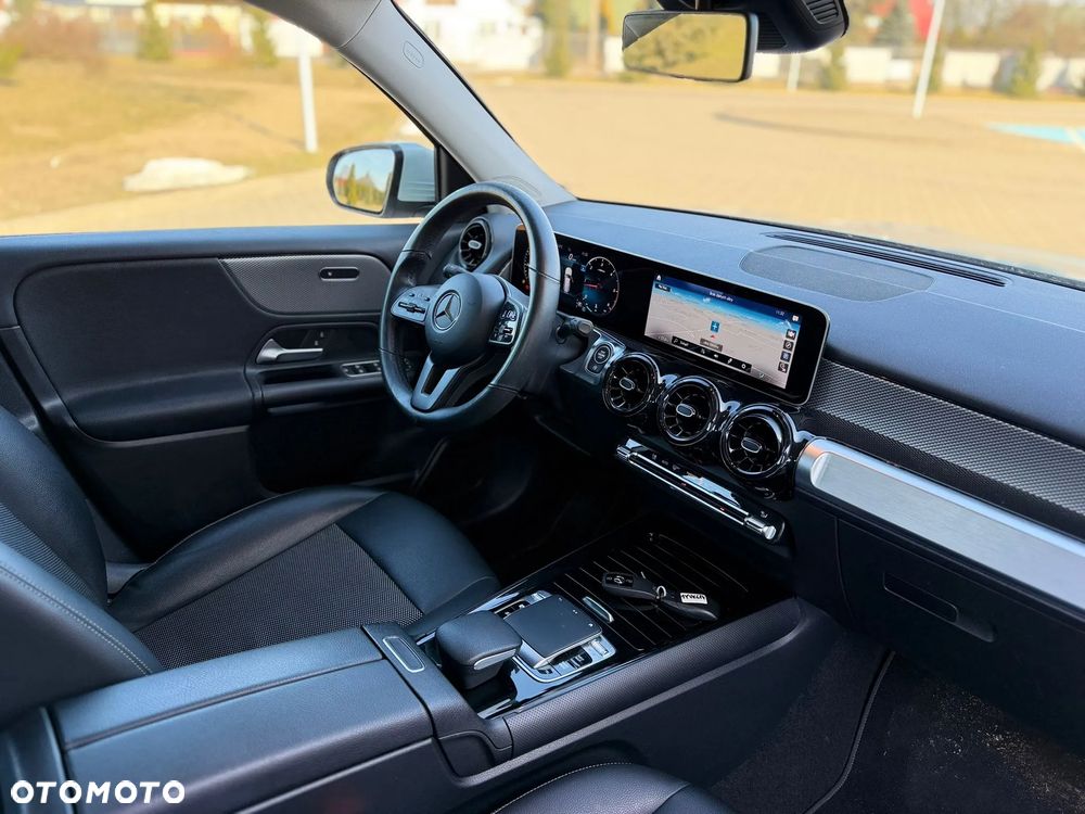 Mercedes-Benz GLB - 10