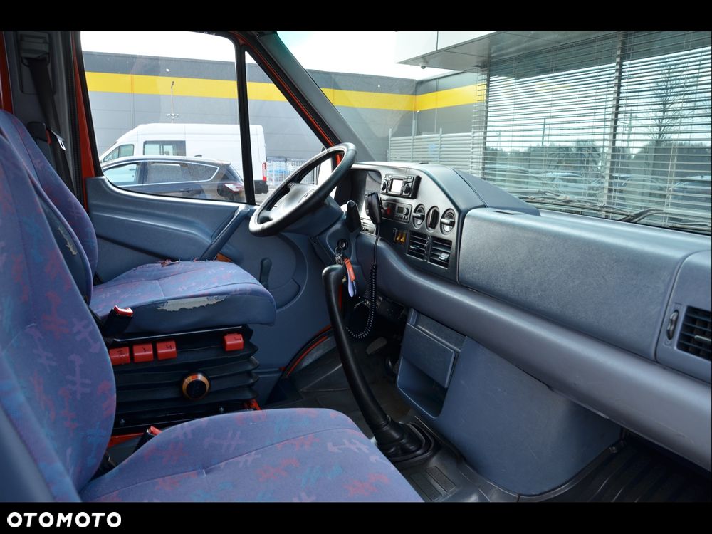 Mercedes-Benz Sprinter - 11