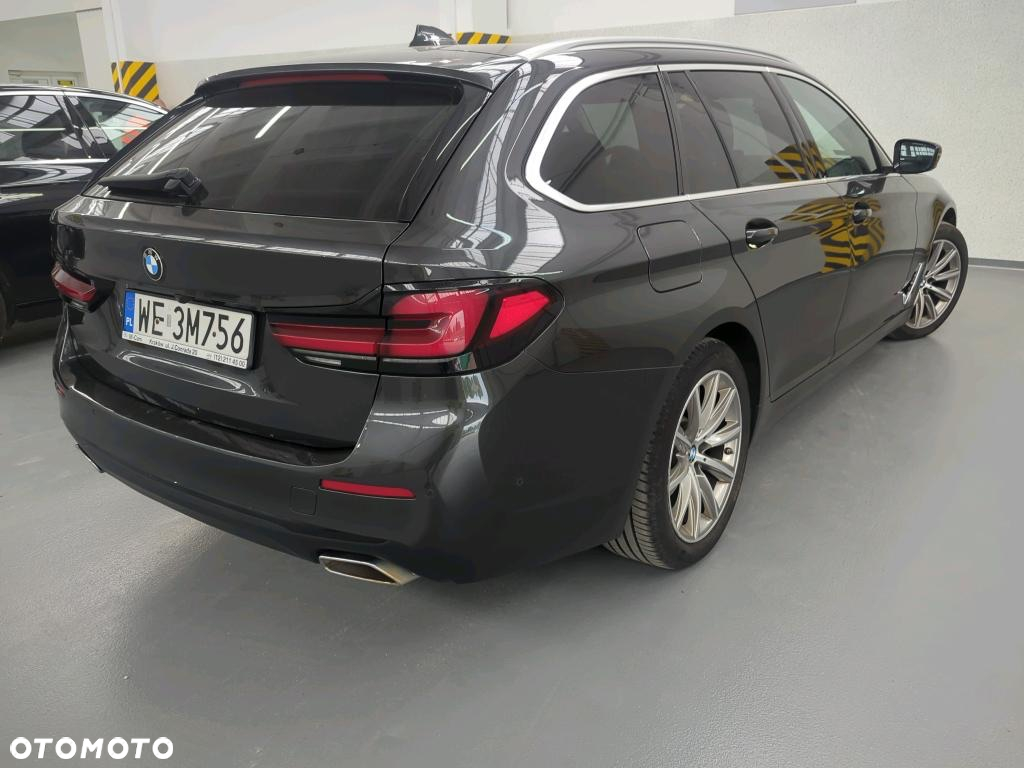 BMW Seria 5 520d xDrive Luxury Line - 4