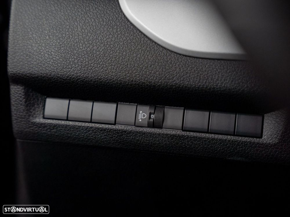 Peugeot Traveller - 13