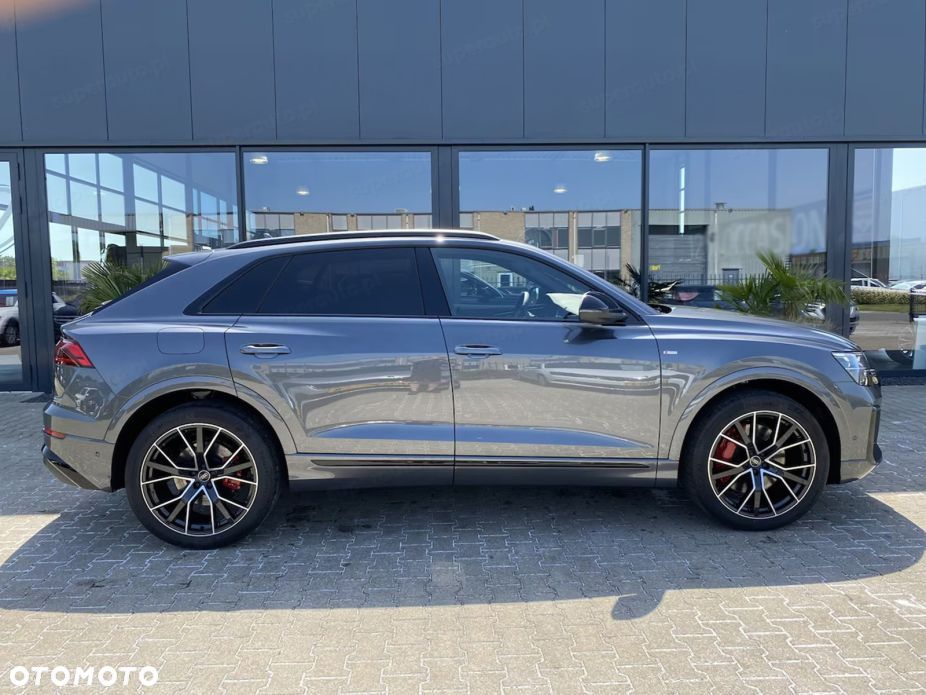 Audi Q8 - 2