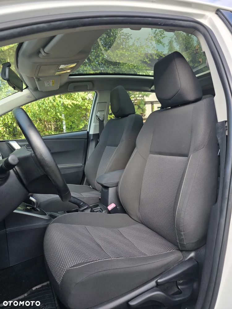 Toyota Auris 1.8 HSD Luna - 23