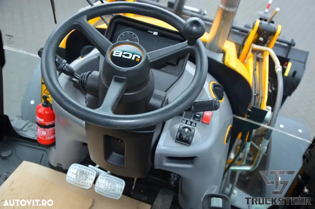 JCB 3CX - 13