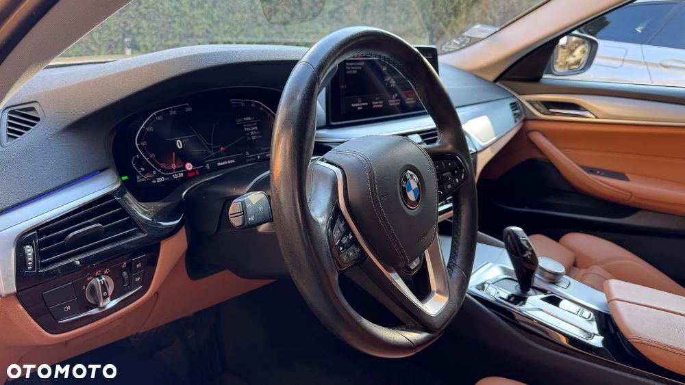 BMW Seria 5 520d Sport Line - 16