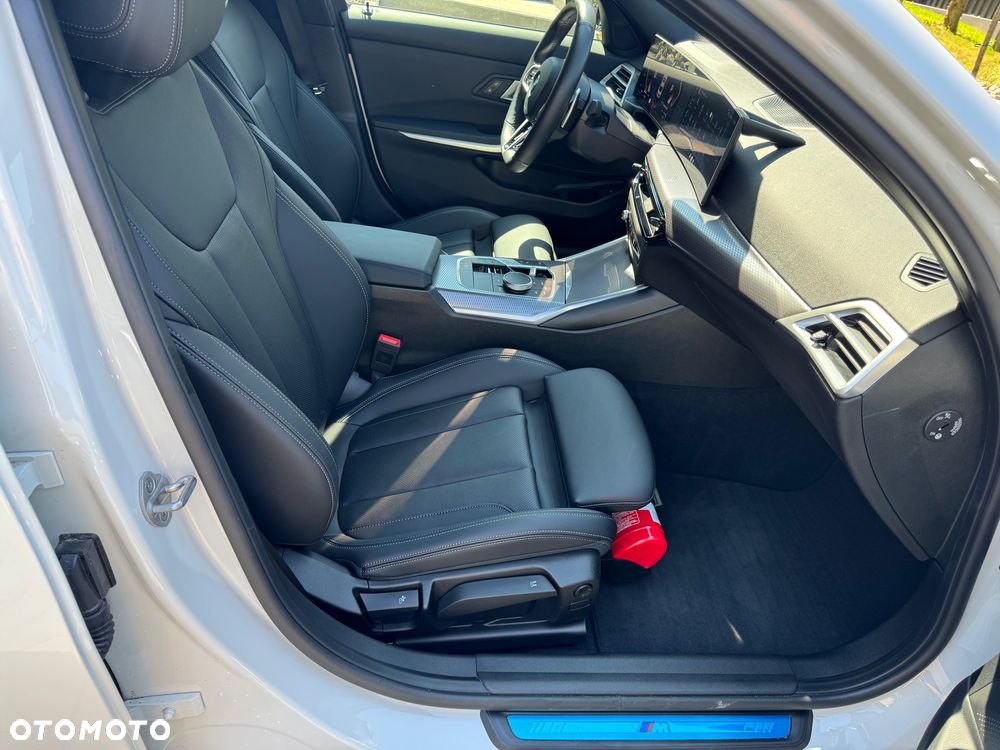 BMW Seria 3 320i M Sport - 23
