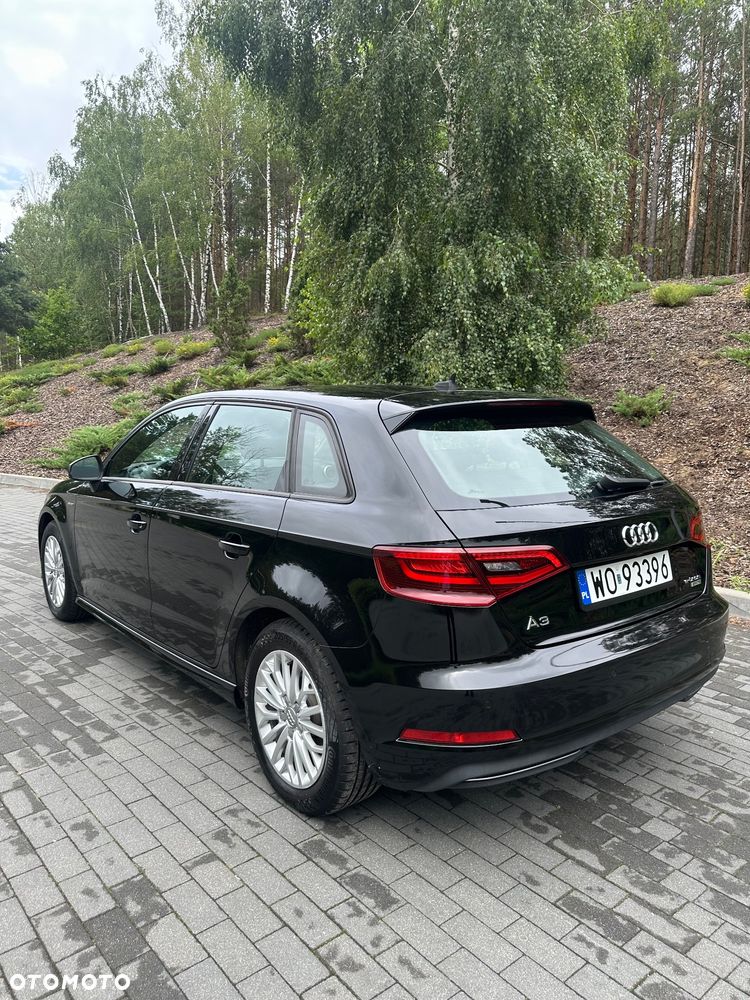 Audi A3 Sportback - 3