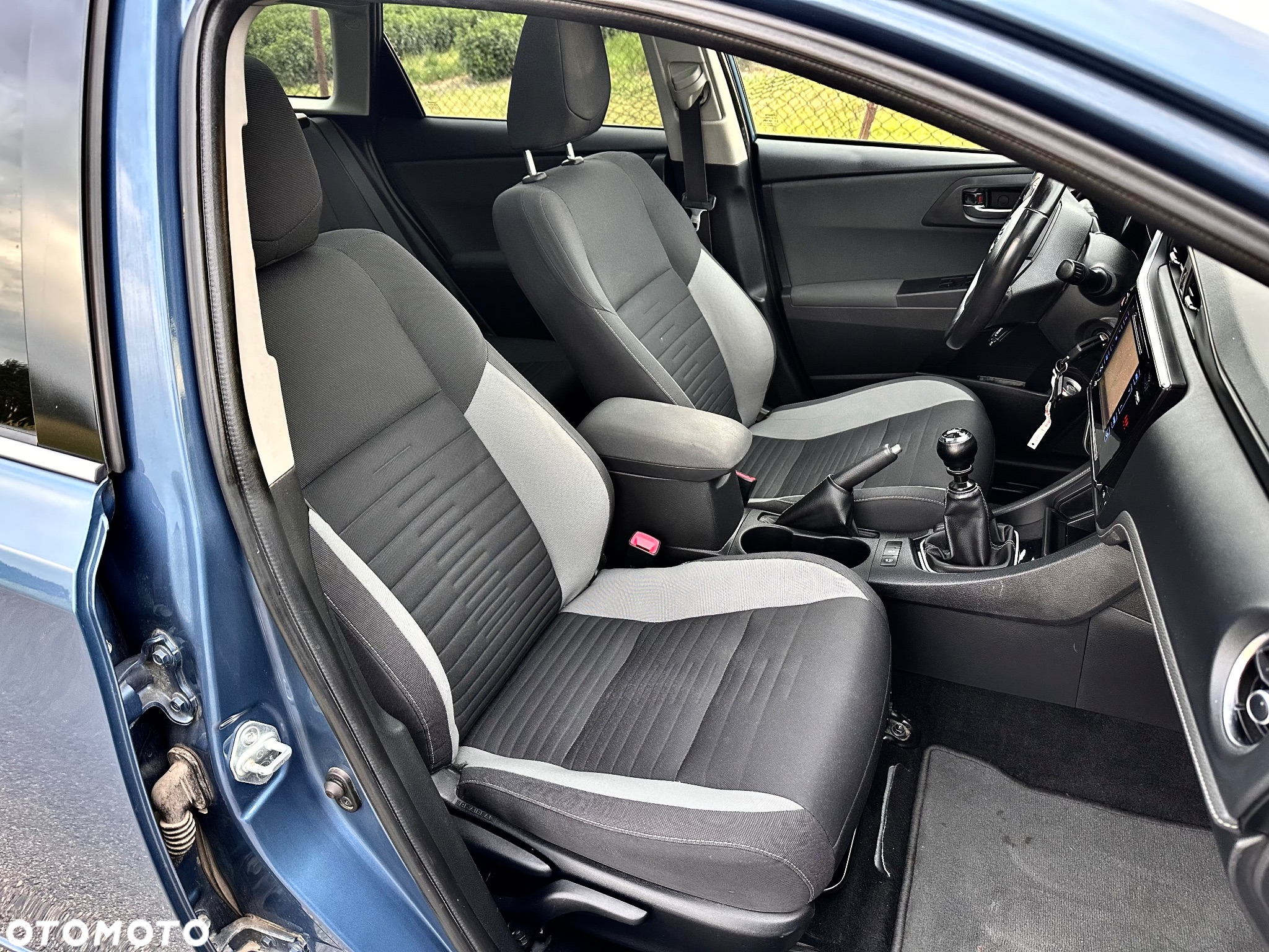 Toyota Auris 1.6 D-4D Premium - 16