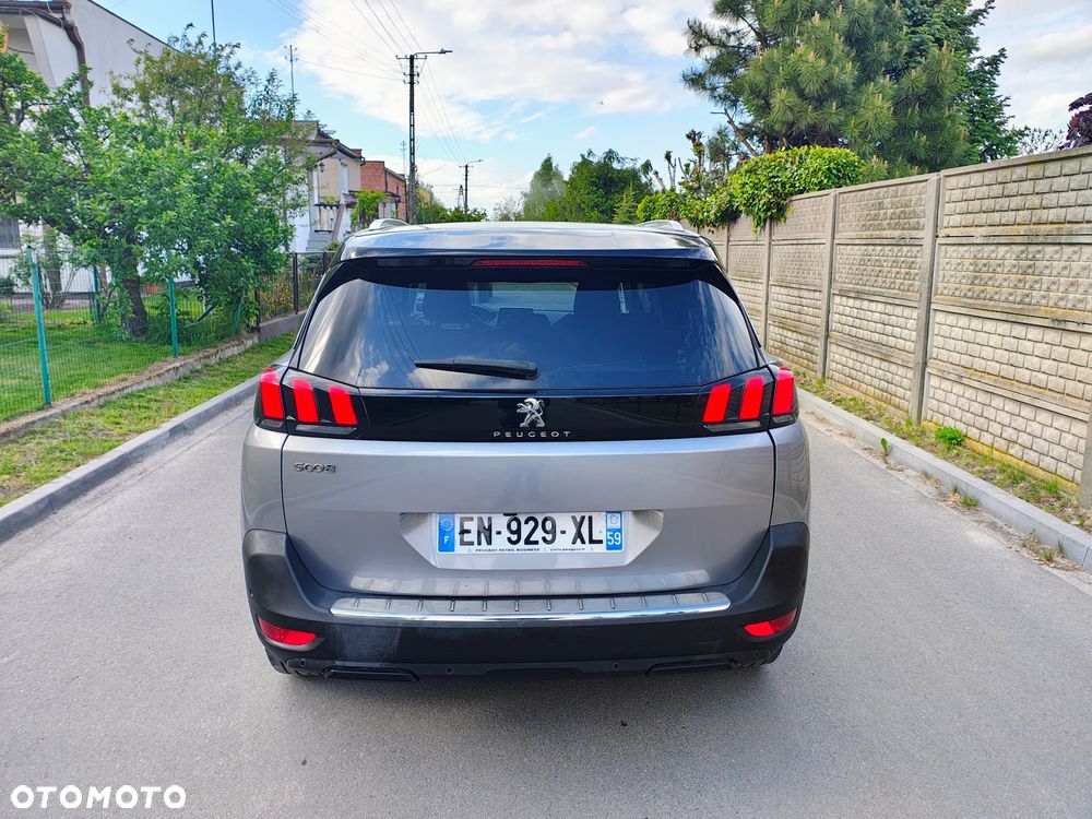 Peugeot 5008 - 8