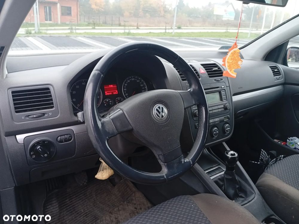Volkswagen Golf - 6
