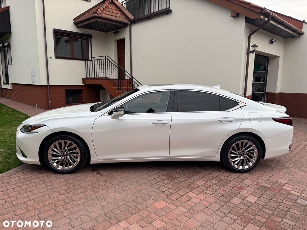 Lexus ES 300h Business Edition + - 1