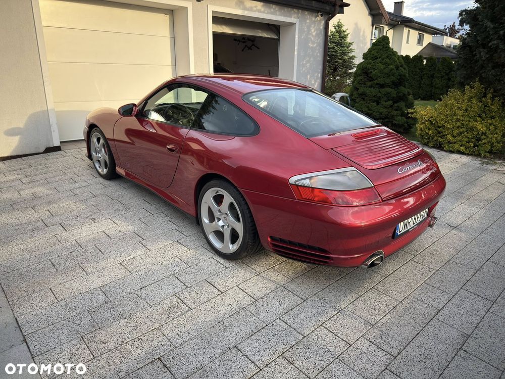 Porsche 911 Carrera 4S - 4