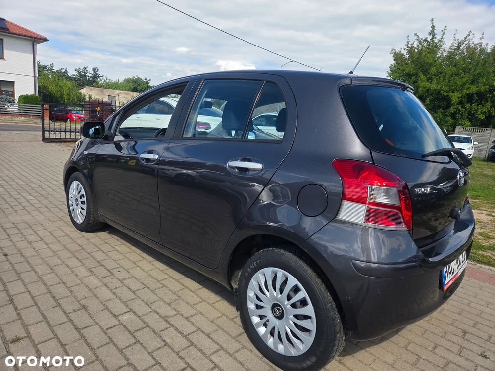 Toyota Yaris - 2