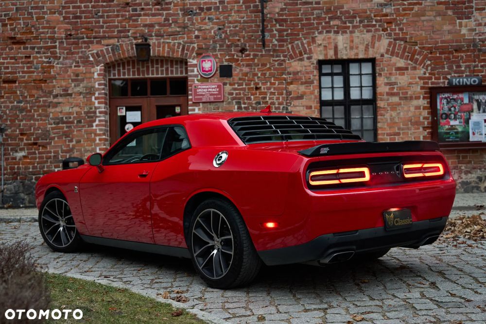 Dodge Challenger - 14