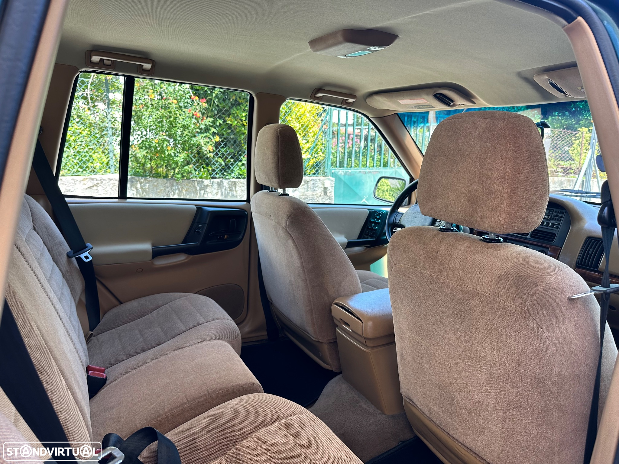 Jeep Grand Cherokee 2.5 TD Laredo - 25