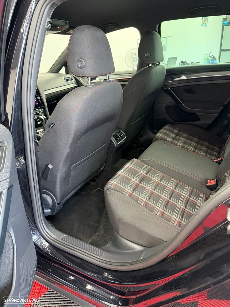 VW Golf 2.0 TSI GTI DSG Performance - 17