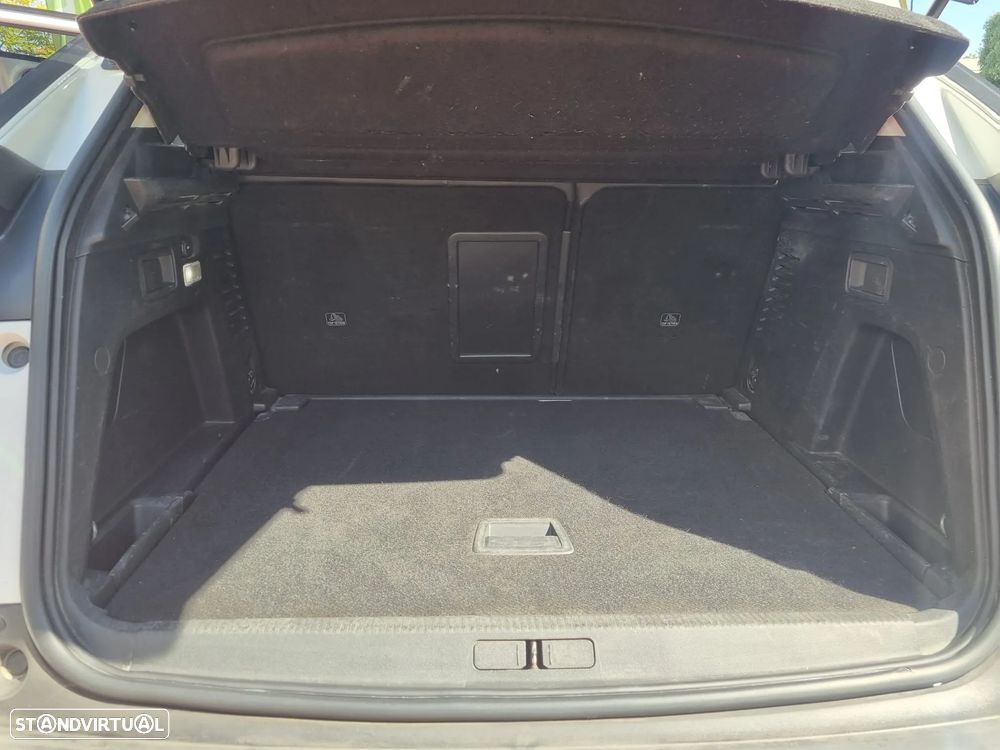 Peugeot 3008 1.2 PureTech Allure Pack EAT8 - 29