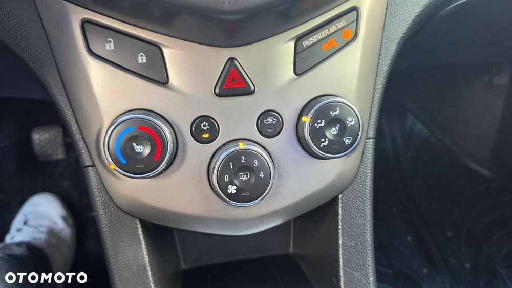 Chevrolet Aveo 1.2 LT+ - 24