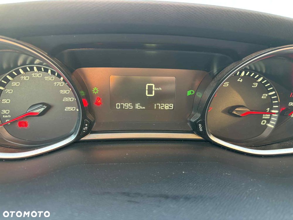 Peugeot 308 1.2 PureTech Access EU6 - 9