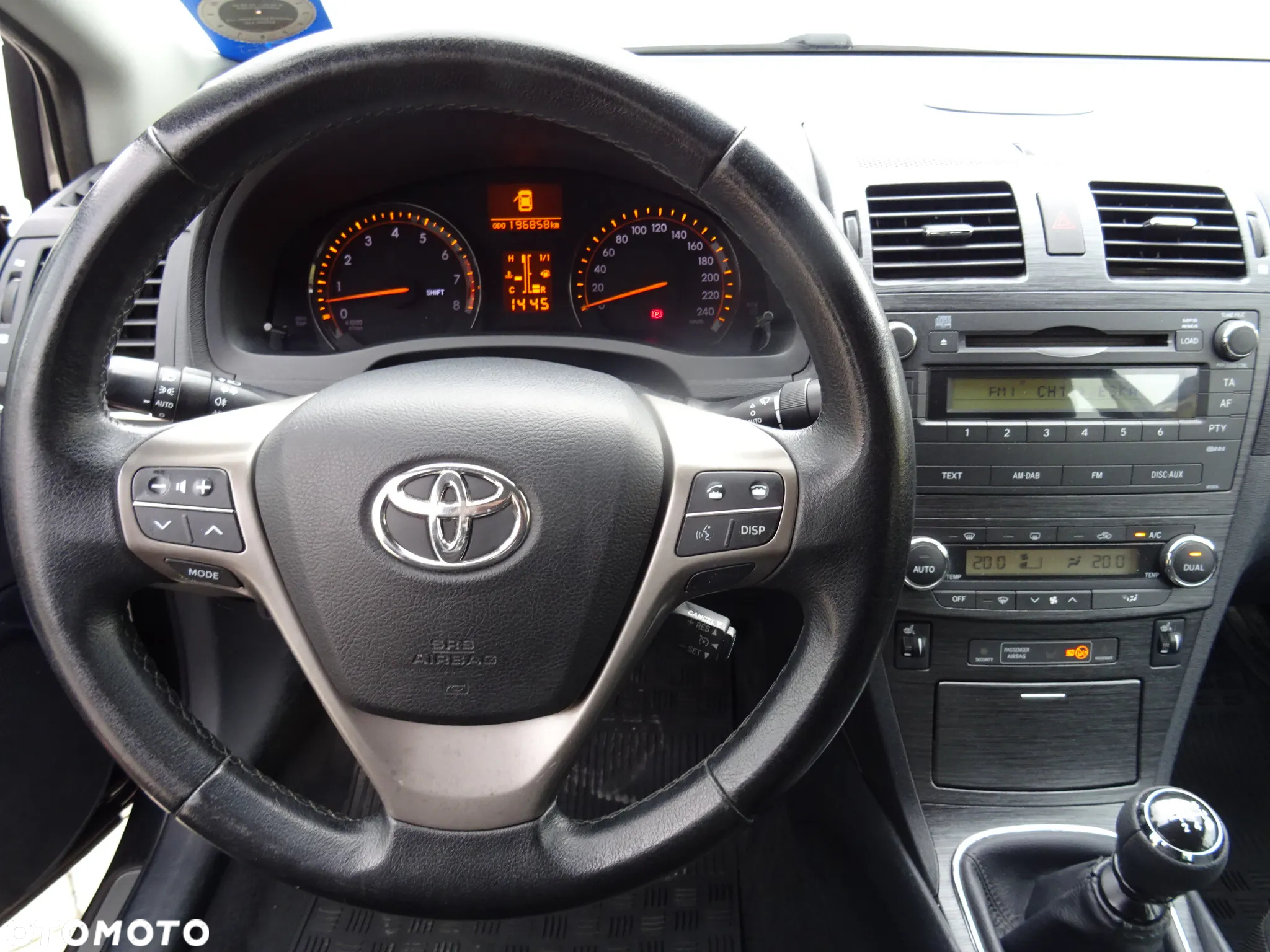 Toyota Avensis 1.8 Premium - 8
