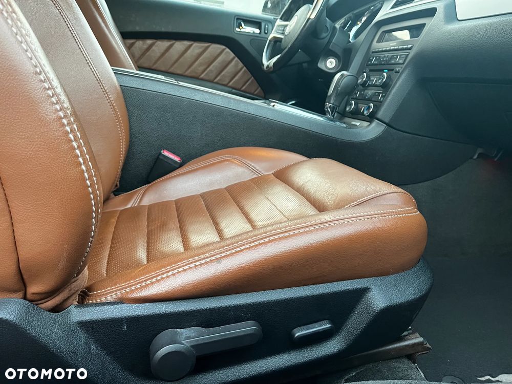 Ford Mustang 3.7 V6 Premium - 25