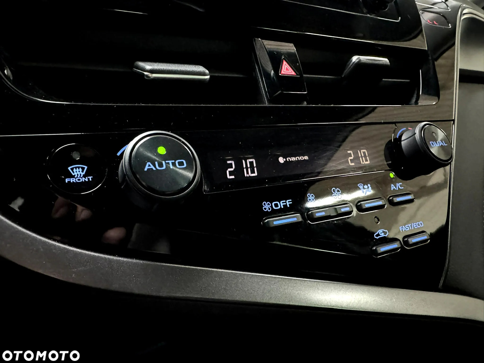 Toyota Camry 2.5 Hybrid Comfort CVT - 25