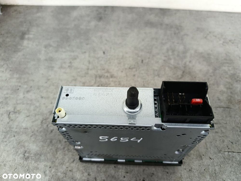 RADIO FABRYCZNE CITROEN C3 II 96662669XT  A2C5357827 CONTINENTAL - 8