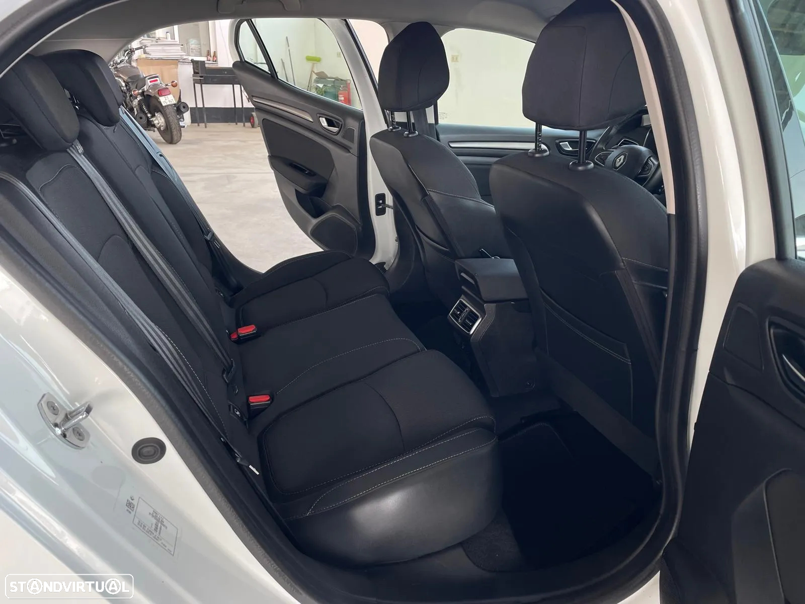 Renault Mégane 1.5 Blue dCi Limited EDC - 37