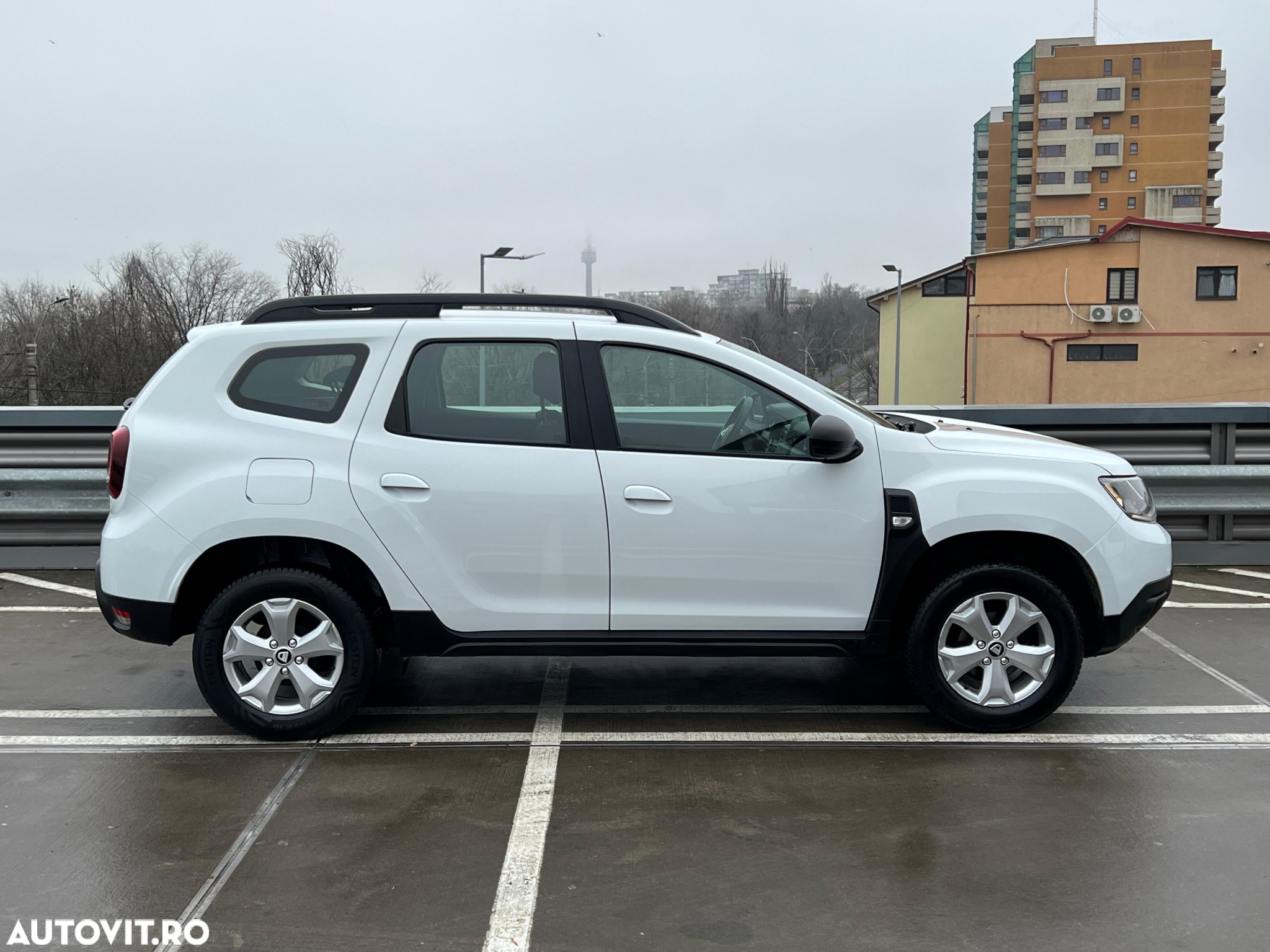 Dacia Duster 1.6 4x2 Laureate - 3