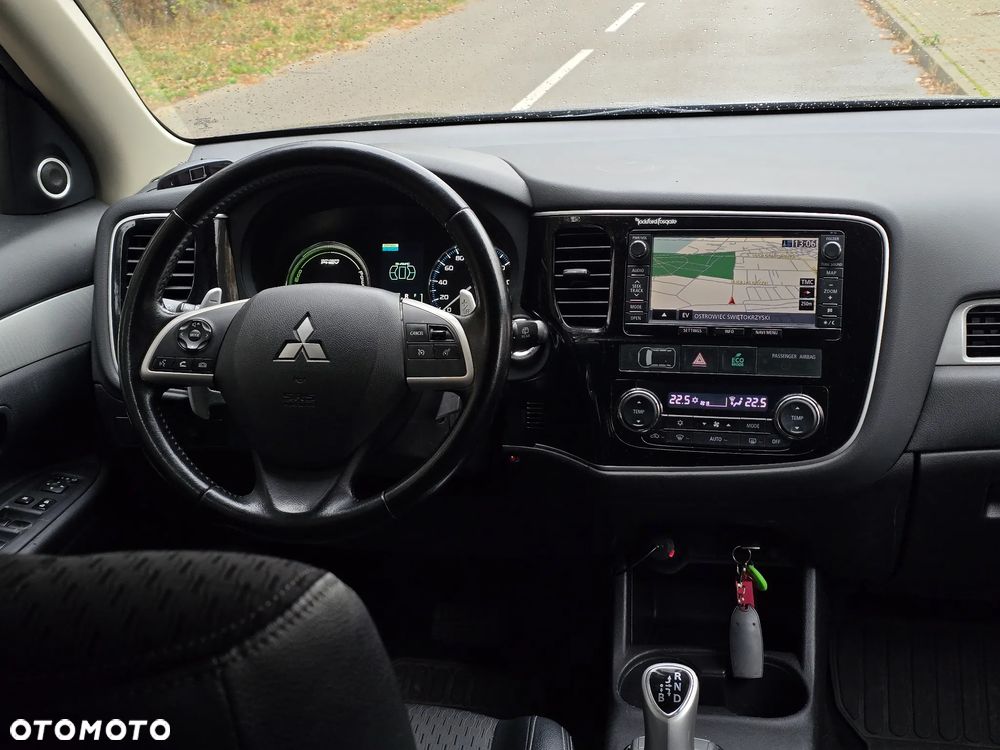 Mitsubishi Outlander - 33