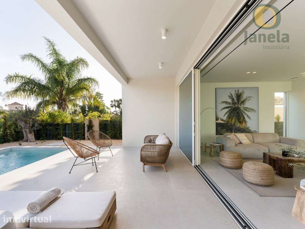 NOVA Moradia Contemporânea com Piscina, Jardim Zen, Vista Mar e Jac... - Grande imagem: 4/38