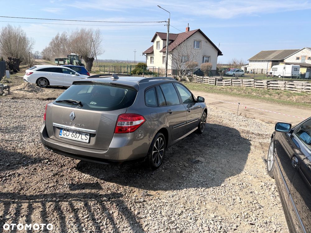 Renault Laguna dCi 110 FAP Emotion - 10