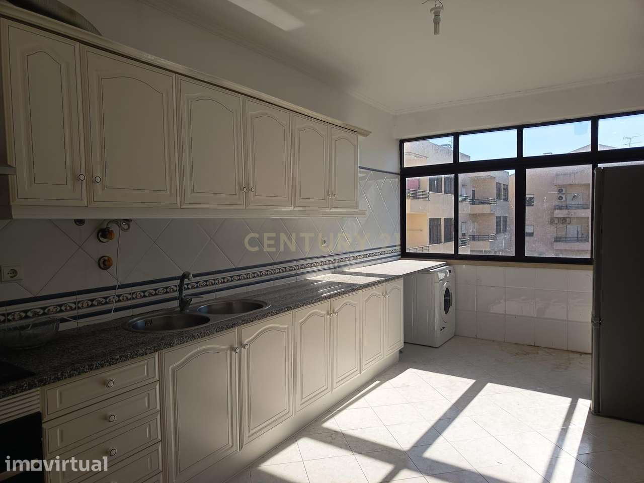 Fantástico T4 194m² em Santarém - Central, Espaçoso e com Parqueamento - Grande imagem: 4/19