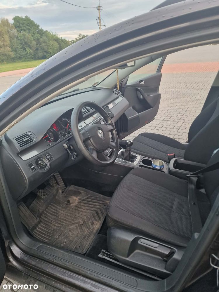 Volkswagen Passat 1.9 TDI Comfortline - 6