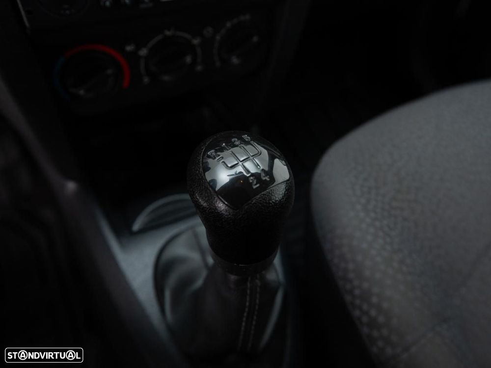 Renault Clio Van - 16