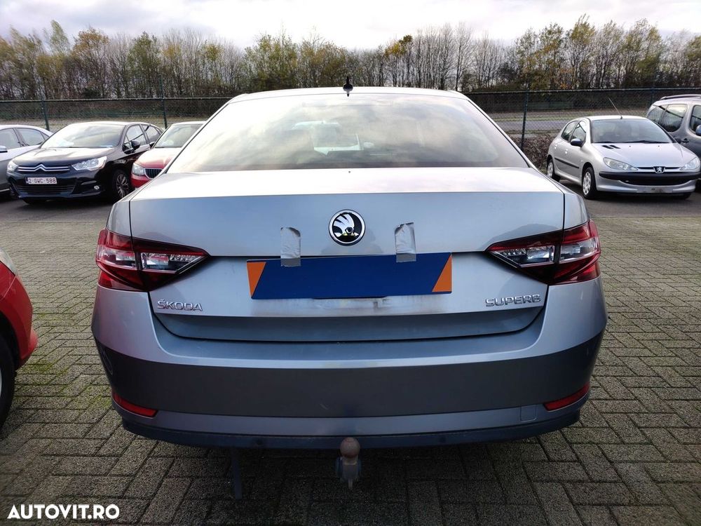 Skoda Superb 1.5 TSI DSG Ambition - 4