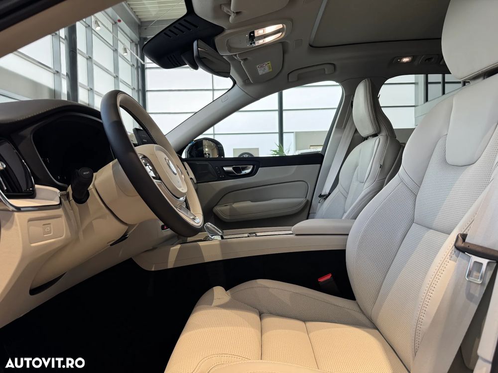 Volvo XC 60 B5 AT AWD MHEV Ultra Dark - 8