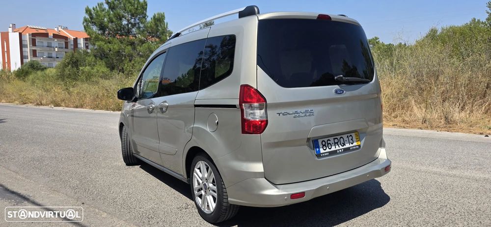 Ford Tourneo Courier 1.5 TDCi Titanium - 4