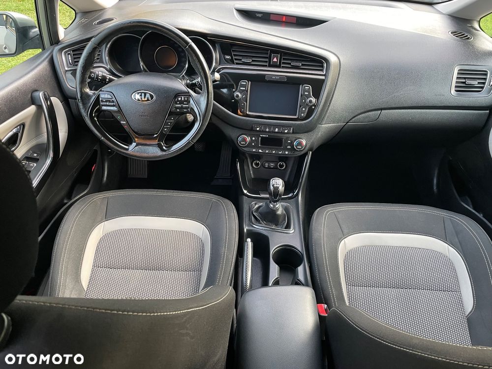 Kia Ceed - 25