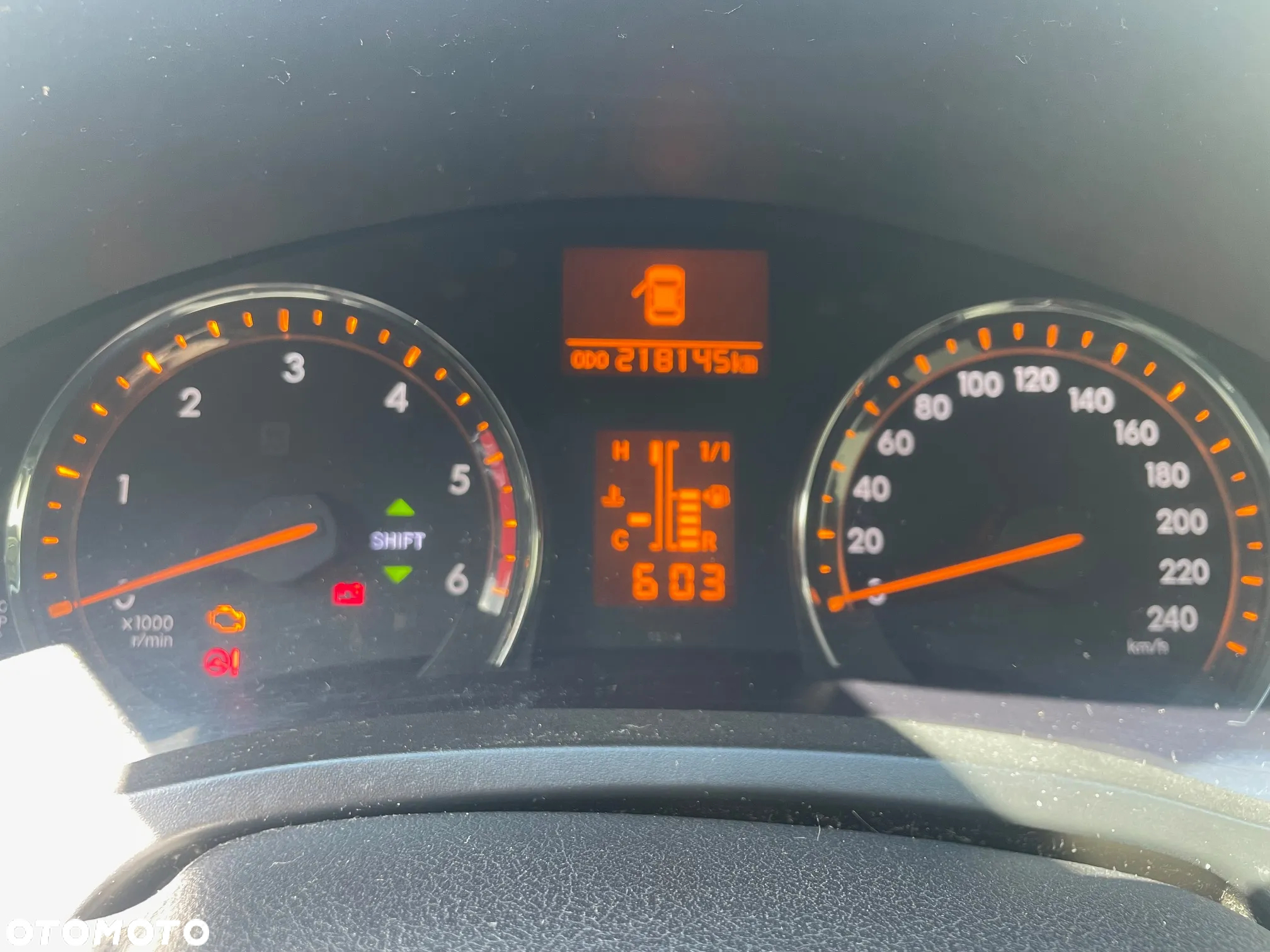 Toyota Avensis - 10