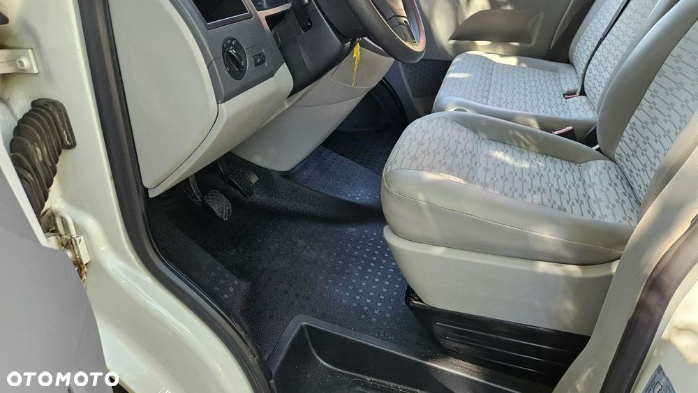 Volkswagen Transporter - 24