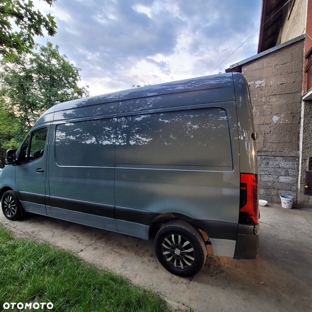 Mercedes-Benz Sprinter - 2