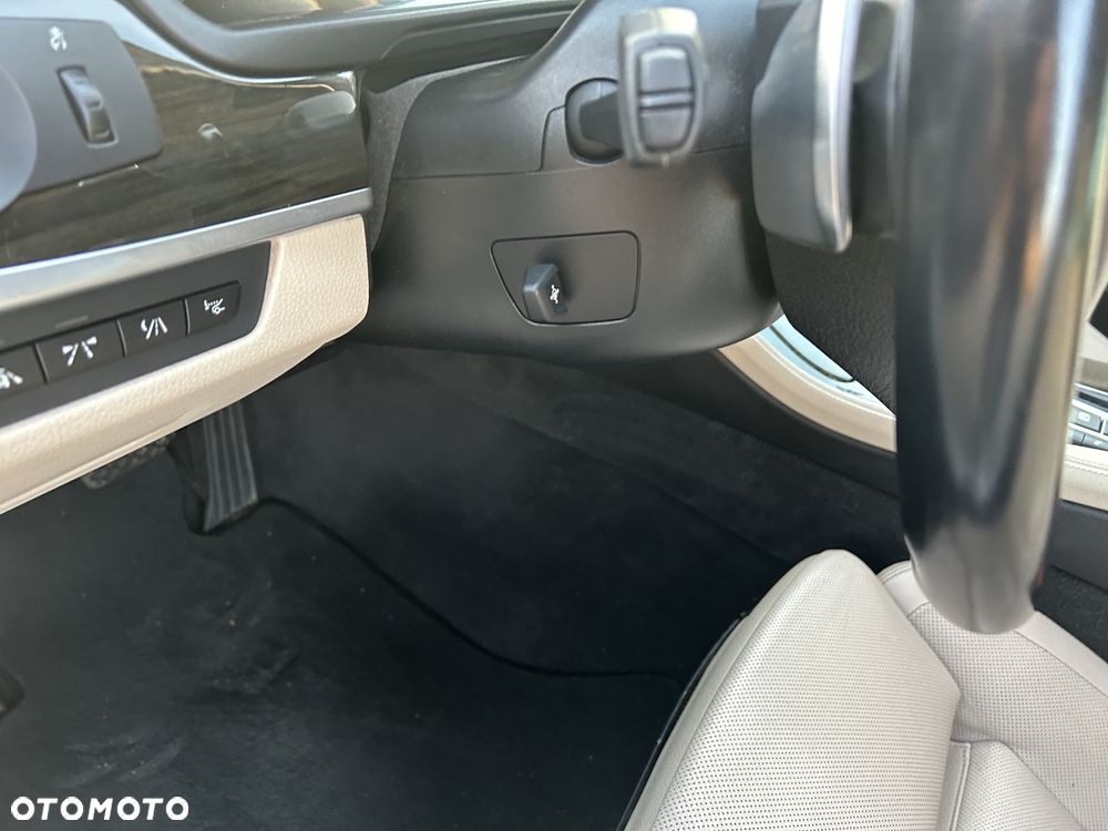 BMW Seria 5 520d xDrive Luxury Line - 14