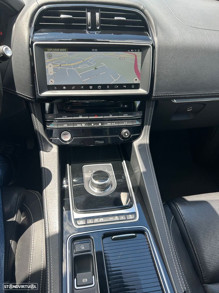 Jaguar F-Pace 2.0 i4D R-Sport AWD Aut. - 12