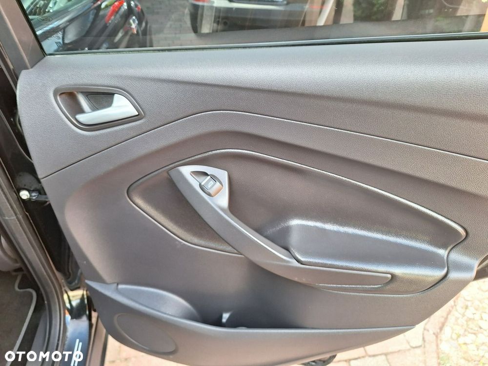 Ford Kuga 1.6 EcoBoost 2x4 Trend - 19