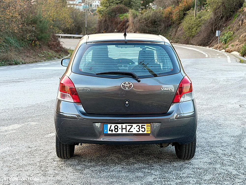 Toyota Yaris 1.0 VVT-i AC Manual - 5