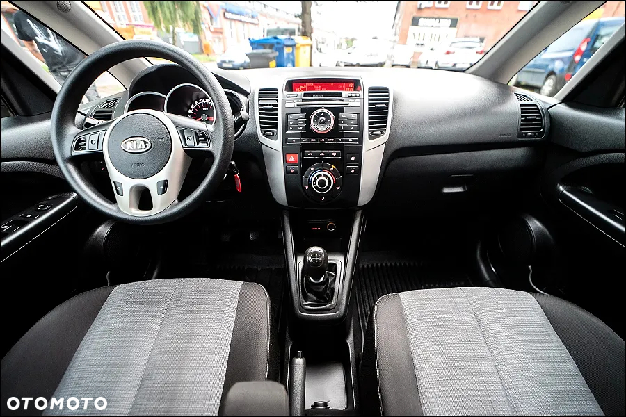 Kia Venga - 17